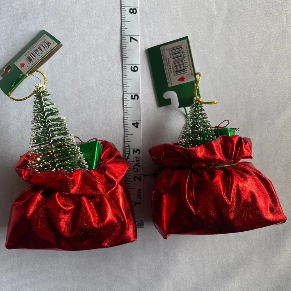 Set Of 2 Christmas tree‎ & gift in a shiny red sack Ornaments